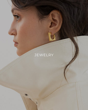 Maison Maestoso Square Earrings in 18K gold vermeil