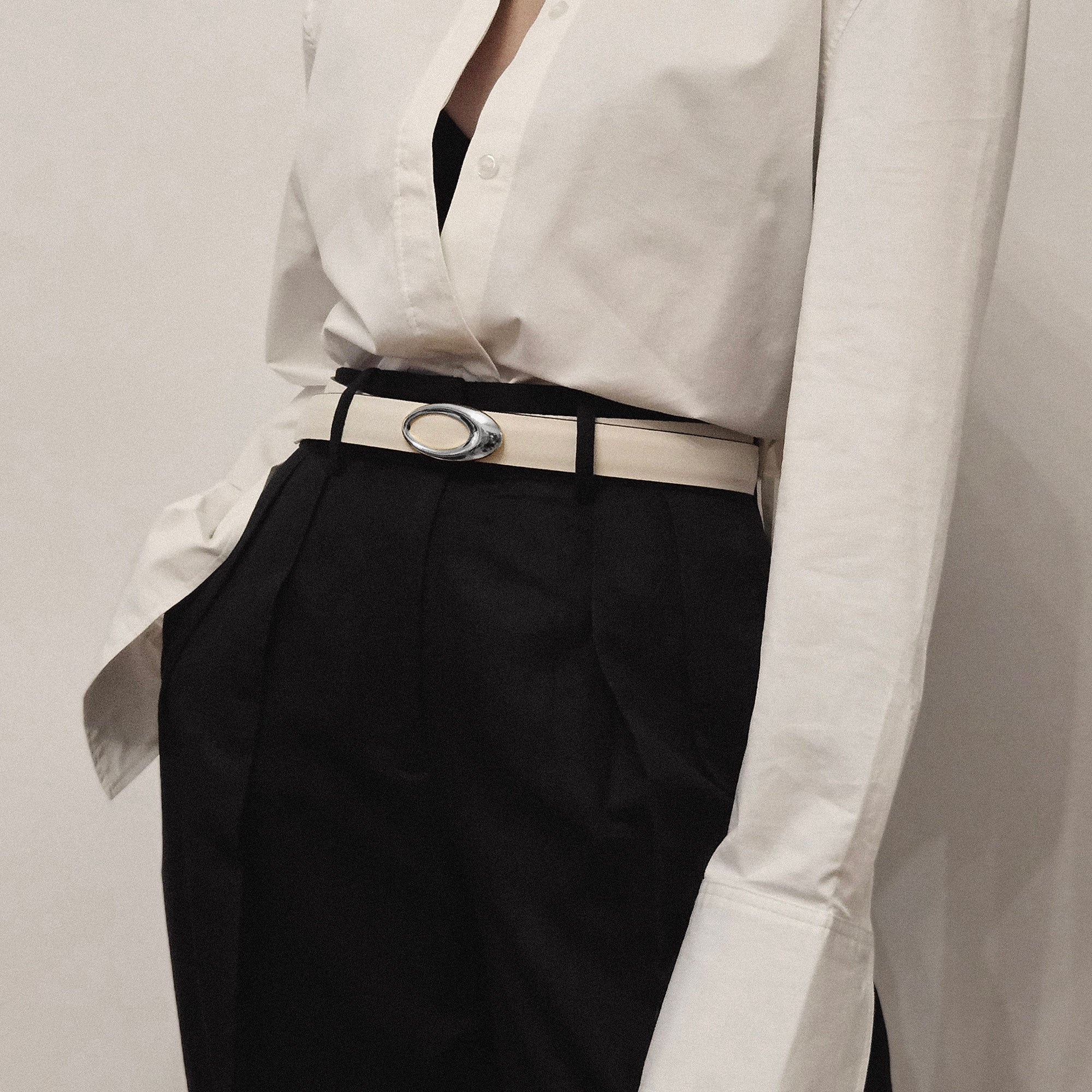 Reversible Magic Belt in Black and Ivory INFINITY REVERSIBLE BELT • BLACK & IVORY main image 4